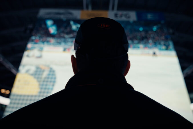 AS Aufzüge und Eishockey: Präzision, Leidenschaft und Zuverlässigkeit vereint